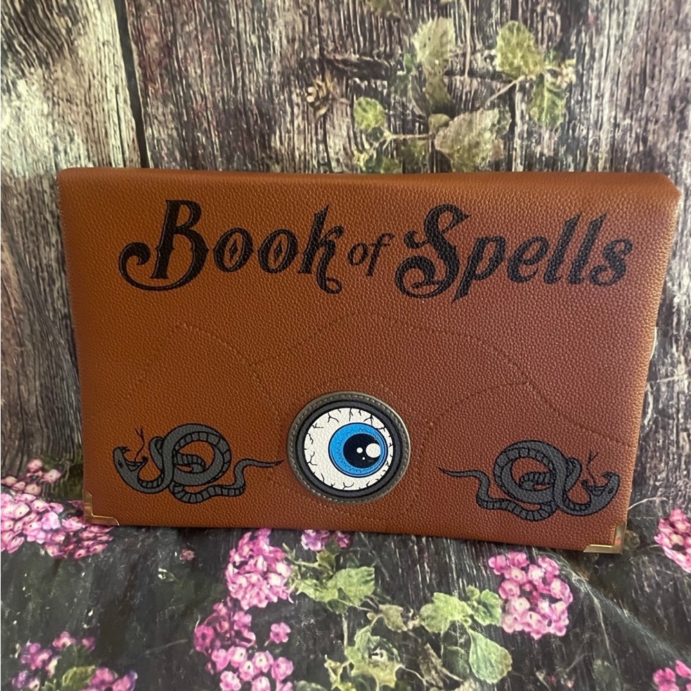 Rare Limited Edition Cakeworthy Hocus Pocus Book of Spells Clutch